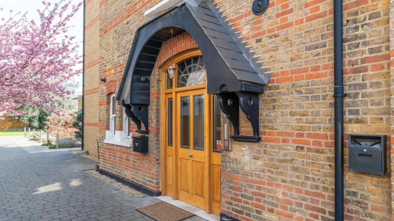 Teddington Lodge Exteriör bild